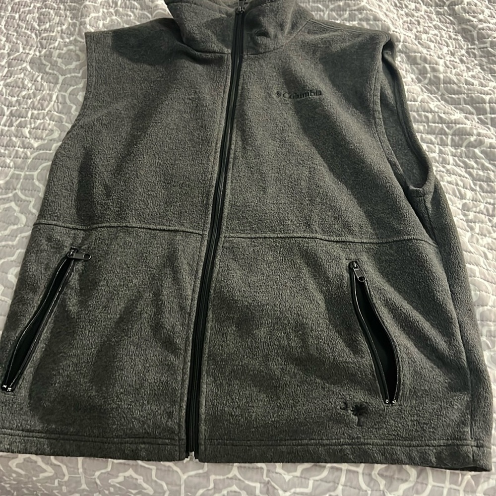Columbia men vest